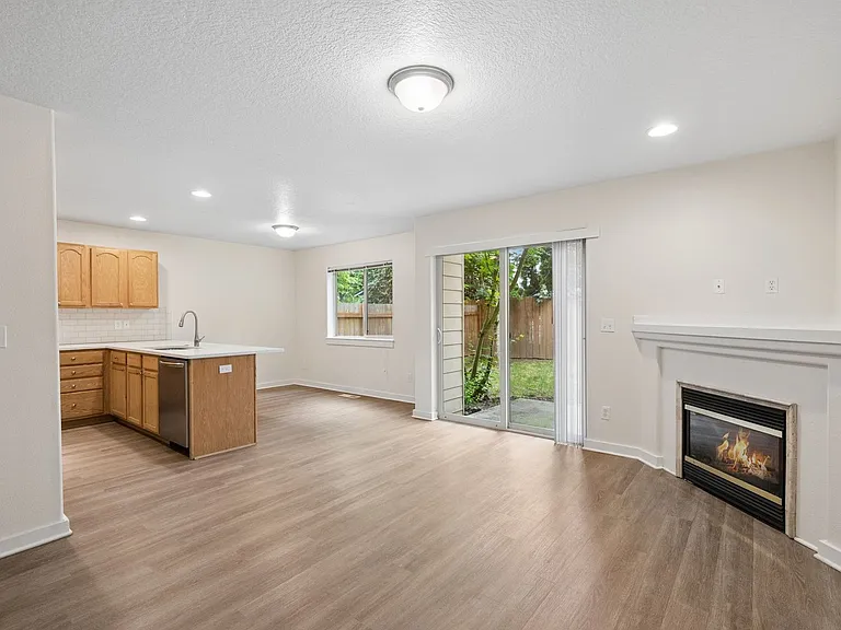 Roberts Court Townhomes — Photo 83