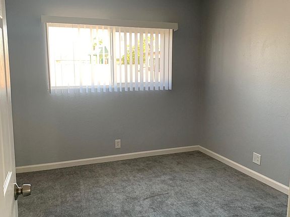 5th image of 11116 S Figueroa St APT 4