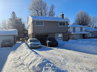 27 Shore Acres Blvd, North Bay, ON P1A 1B7