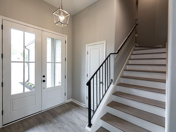 3rd image of 25 Dogwood Spring Dr