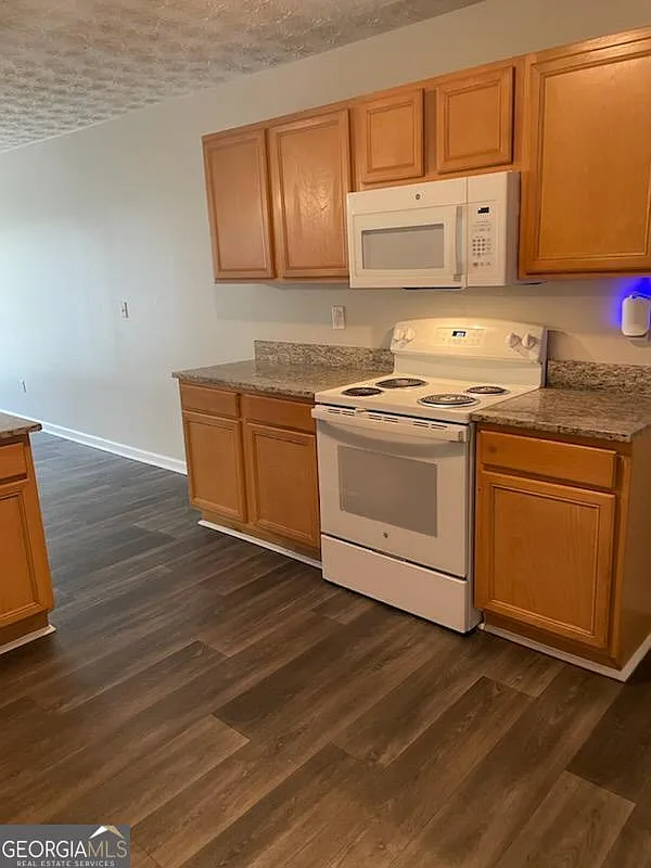 2 bed, 2.5 bath, $1,430 — Photo 2