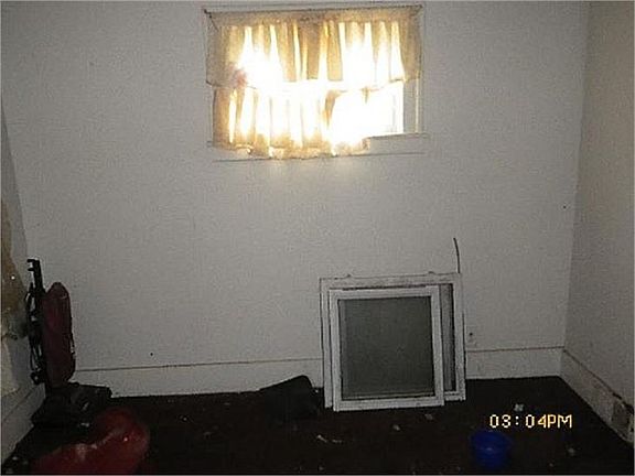 5th image of 19187 Rosemont Ave