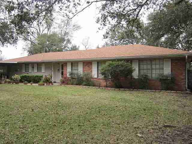 1st image of 2444 Crescent Dr