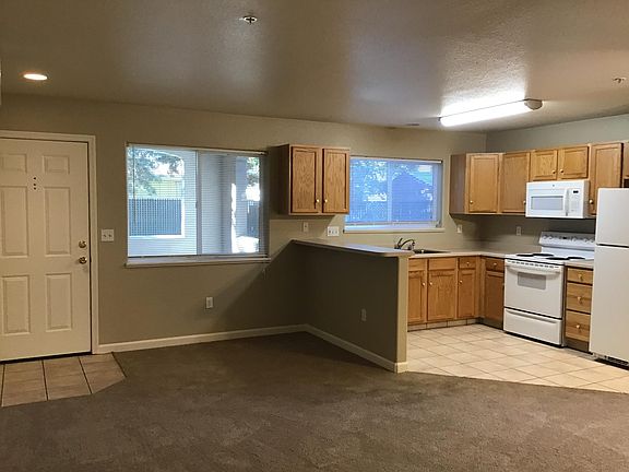 4th image of 900 H St APT 102