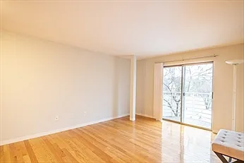 255 Beacon St #4C — Photo 3