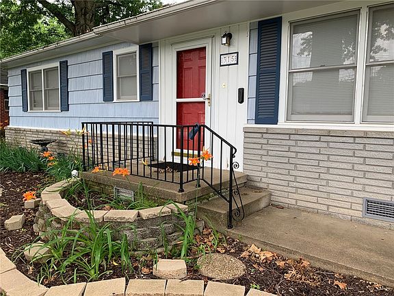 2nd image of 315 NW Crestview Dr