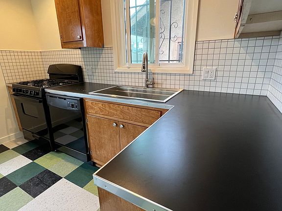 2nd image of 572 N Virgil Ave APT 1