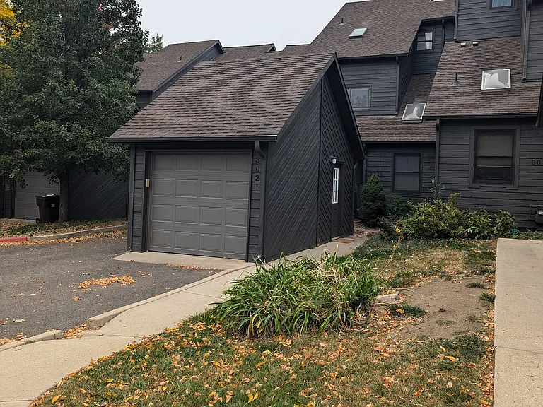 3021 Edison Ct — Photo 2