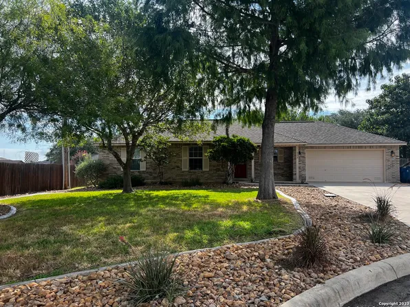 332 Bunker Hill, Pleasanton, TX 78064