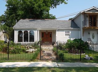 4820 Miles Dr, New Orleans, LA 70122