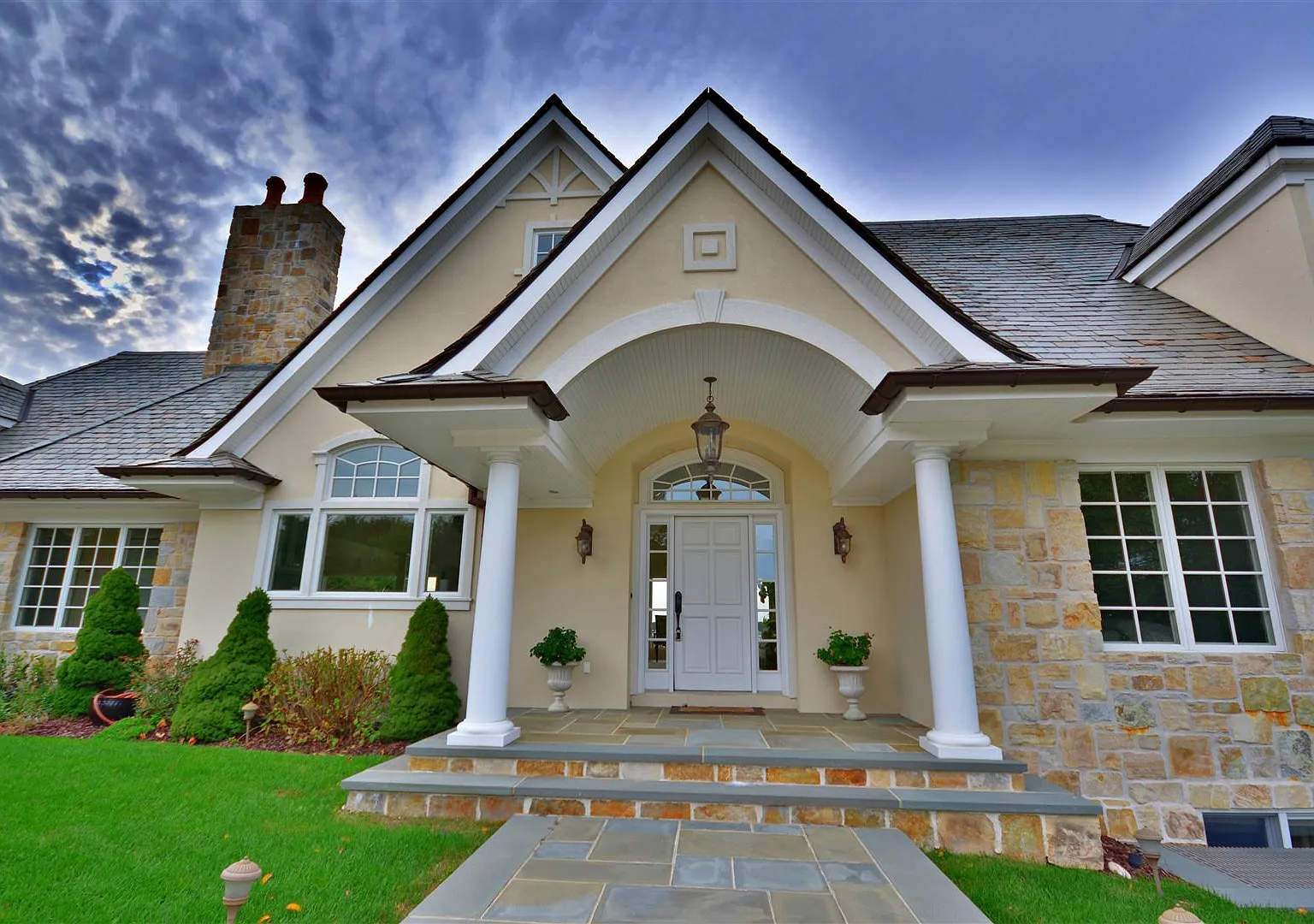 Bay Front Villa — Photo 1