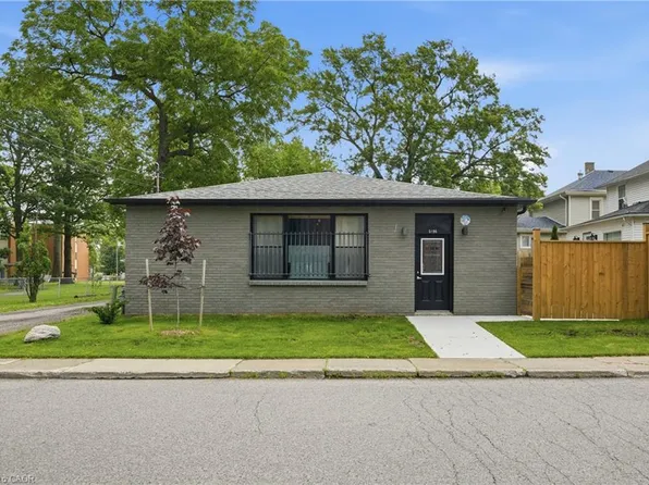 5196 4th Ave, Niagara Falls, ON L2E 4P8