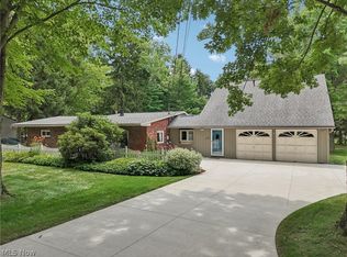 929 Mills Rd, Wadsworth, OH 44281