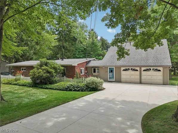 929 Mills Rd, Wadsworth, OH 44281