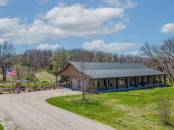 31663 Sun Valley Dr, Sedalia, MO 65301