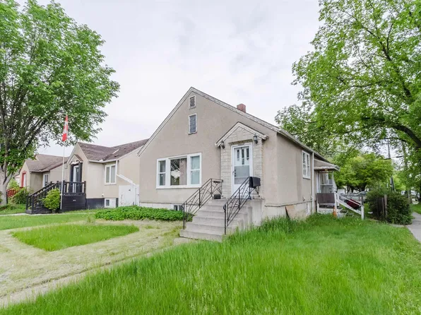 7703 109th St NW, Edmonton, AB T6G 1C4