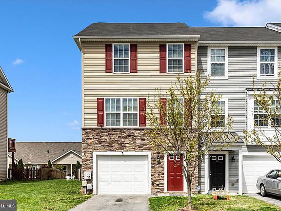 3rd image of 47 Carmody Ln