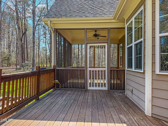 5th image of 128 Cardens Cove Rd