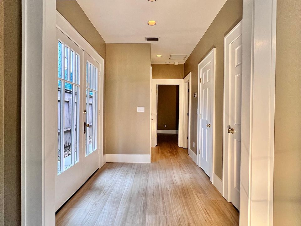 1st image of 419 E Amelia St #419
