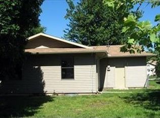 1643 N Engle Ave, Springfield, MO 65803