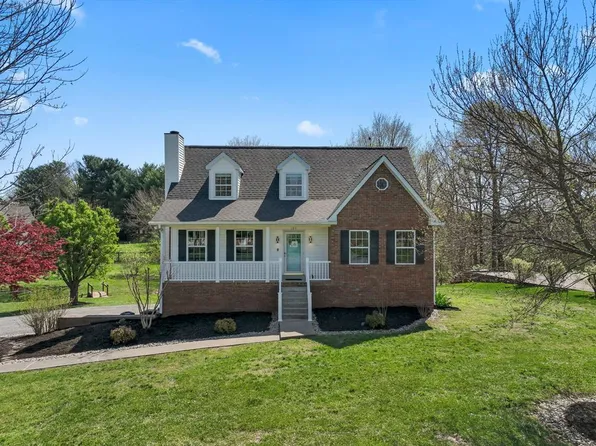 125 Baldridge Dr, Cottontown, TN 37048