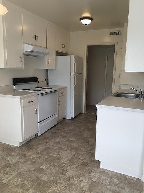 2nd image of 2721 Midtown Ct Floor 2