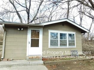 3044 Ernst St, Omaha, NE 68112