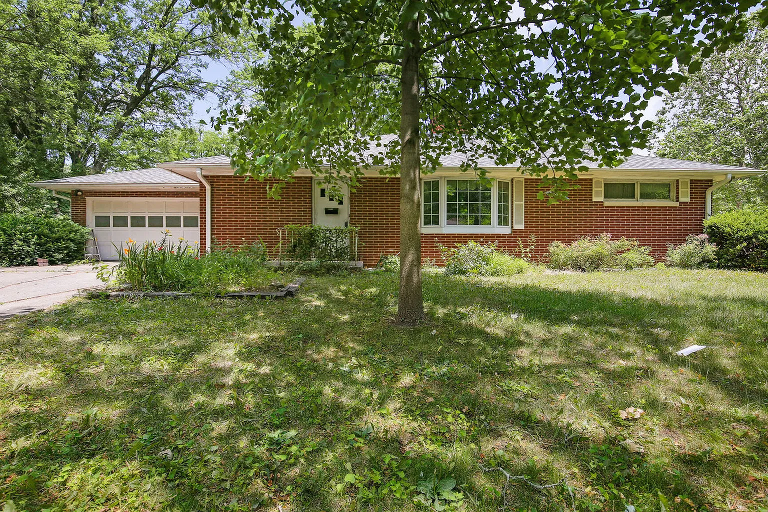 406 E Mumford Dr photo 1