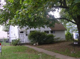 9245 Wooden Bridge Rd, Philadelphia, PA 19114