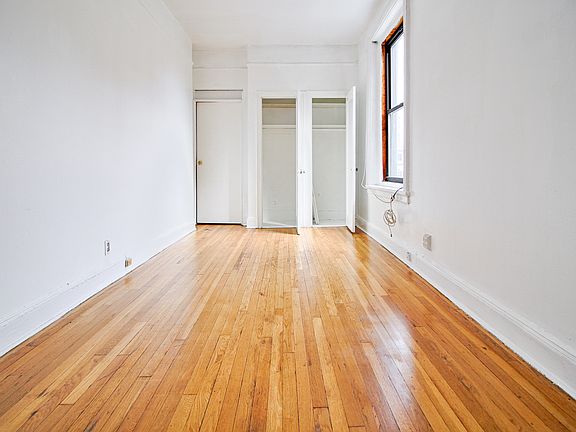 4th image of 167 W 71st St APT 16