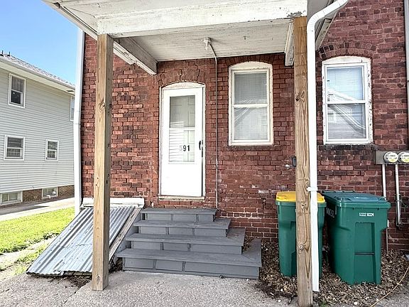 3rd image of 591-595 Clark St