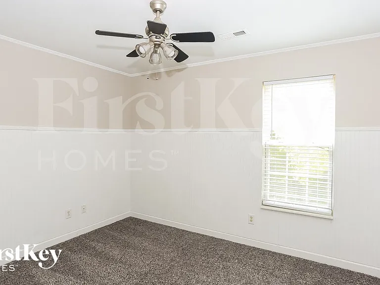 8601 Glade Ct — Photo 12