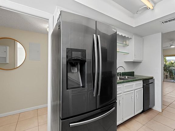 2nd image of 1166 6th Ave APT B4