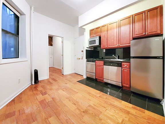 3rd image of 109 Eldridge St APT 11A