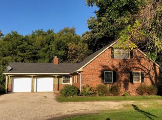 27566-1375 East St, Walnut, IL 61376