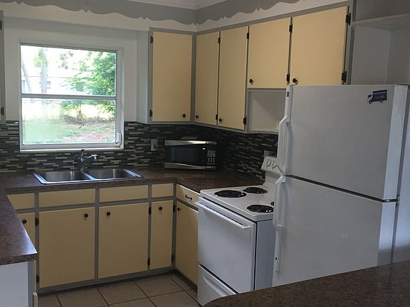 4th image of 686 Avenue K SE