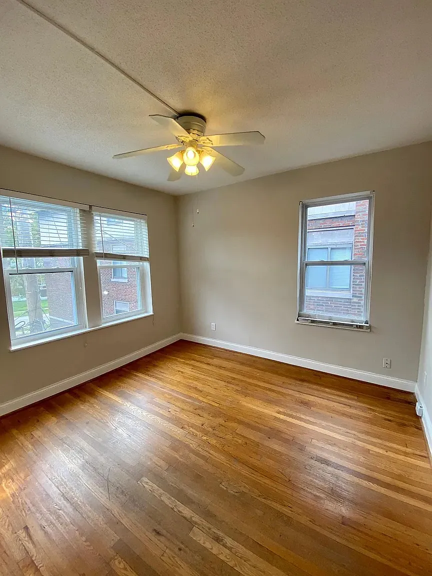 2 bed, 1000 sqft, $1,400 — Photo 2