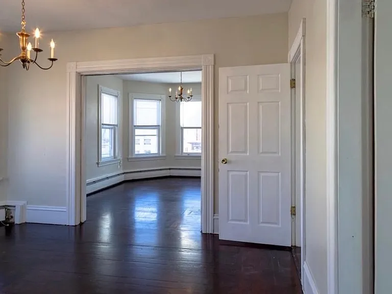 271-273 Broadway St #273 — Photo 4