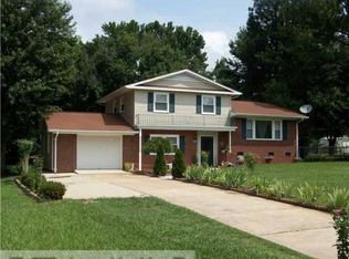 5720 Friendswood Dr, Greensboro, NC 27409