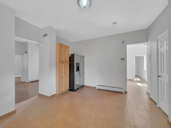 322 Webster Avenue image 4 of 15