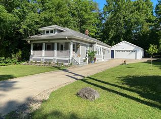 105 E Cottage St, Chagrin Falls, OH