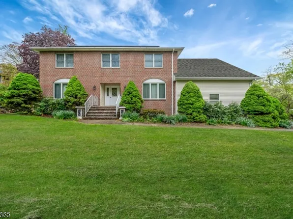11 Ledgerock Ct, Parsippany-Troy Hills Twp., NJ 07950