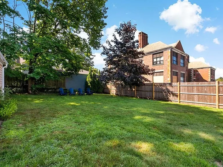 147 Evarts St — Photo 26