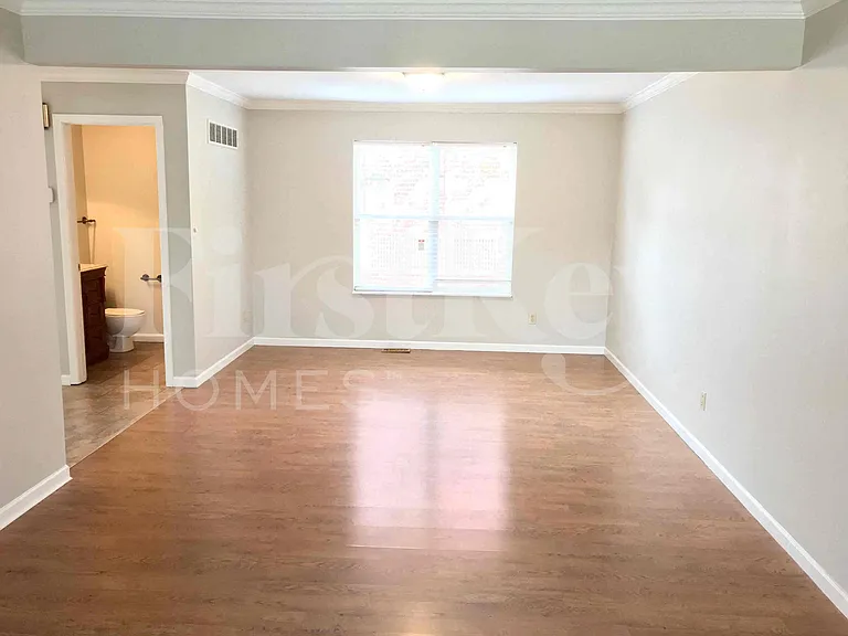 9 Kingsmont Ct — Photo 3