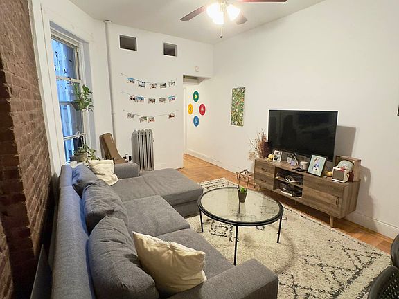 3rd image of 41 W 64th St #3R