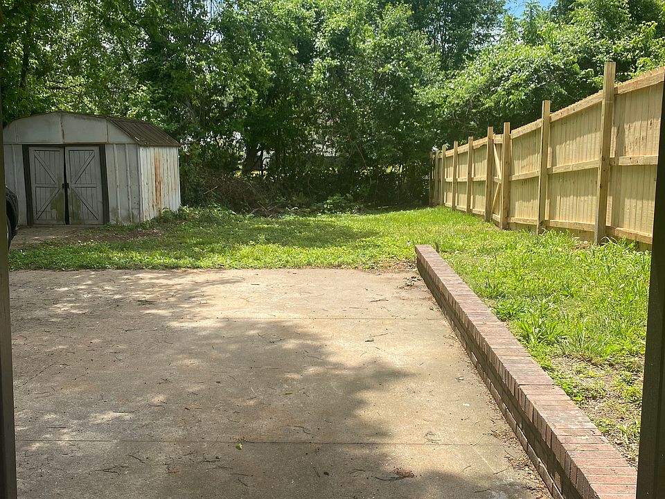 2nd image of 250 Tobacco Rd APT B