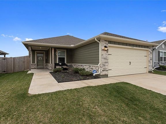 3rd image of 20337 W 193rd Ter