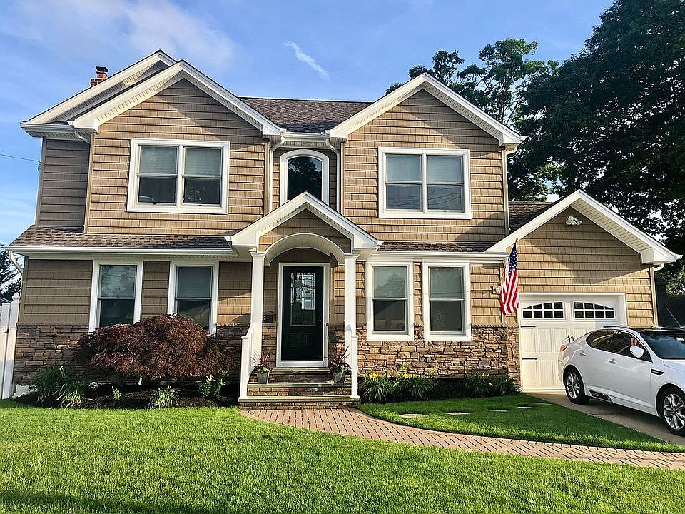 1st image of 422 Brendan Ave
