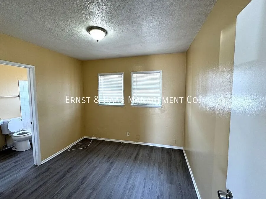 Cozy 1-Bedroom Apartment With Most Utilities Included!*Move-In Special* — Photo 4