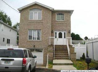 27 Borg Ct, Staten Island, NY 10302